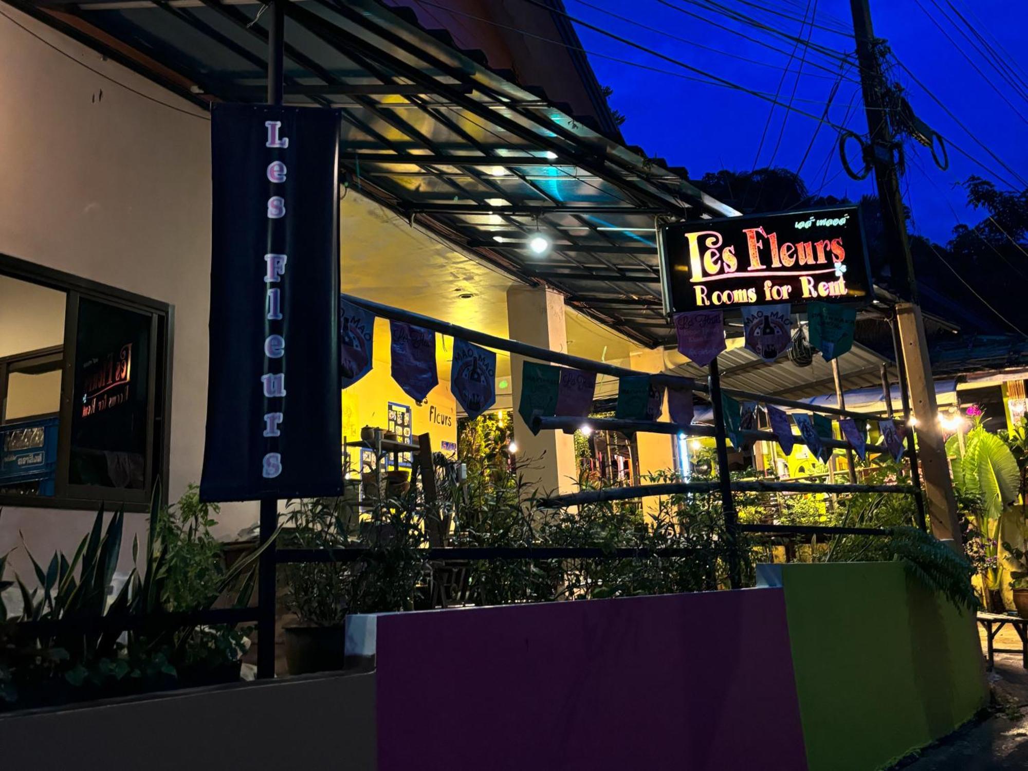 Les Fleurs House Bed and Breakfast Khao Lak Buitenkant foto
