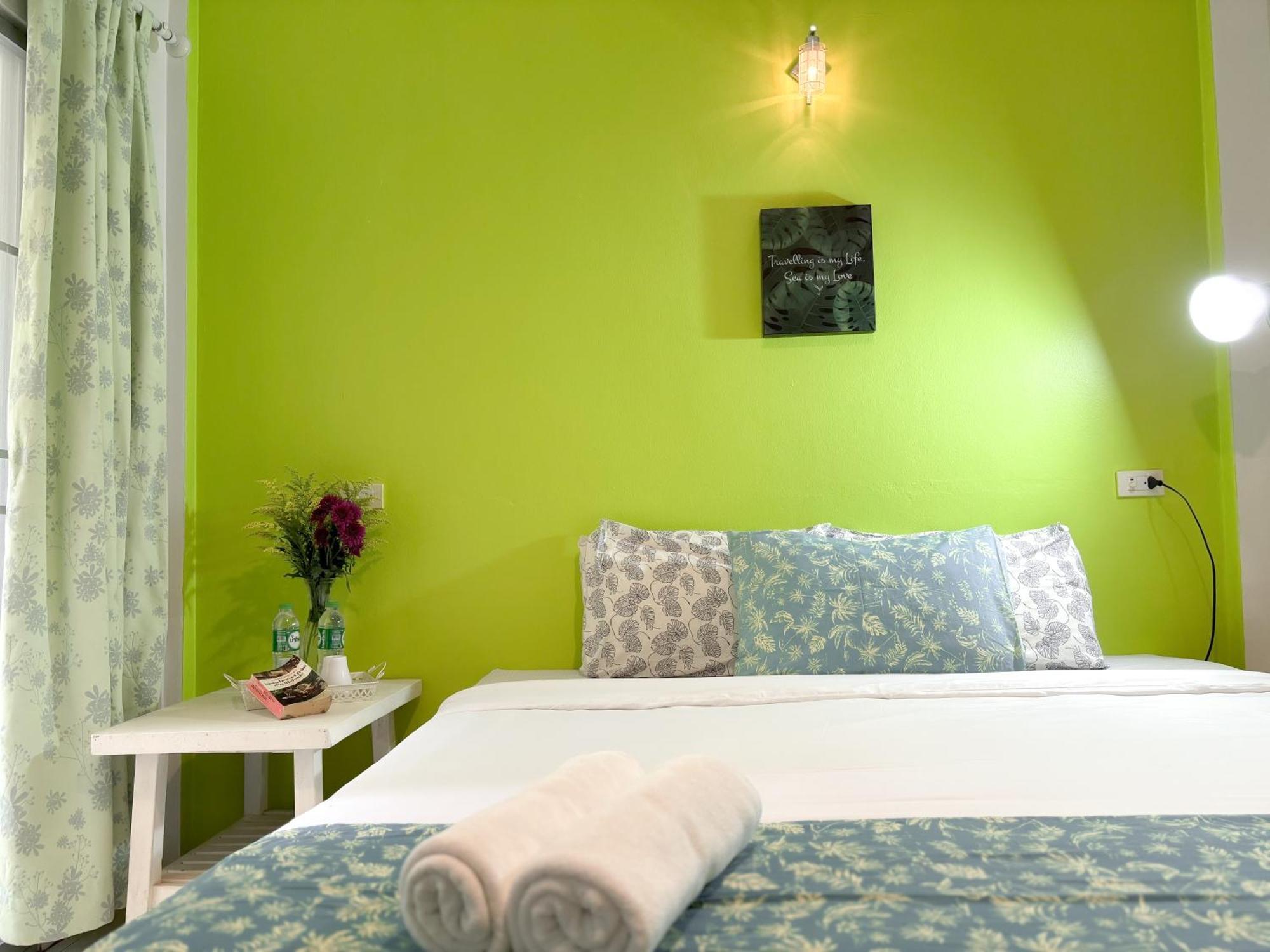 Les Fleurs House Bed and Breakfast Khao Lak Buitenkant foto